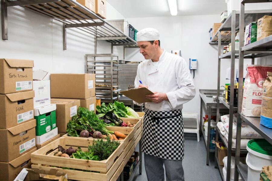 Zaopatrzenie gastronomii - dostawy świeżych produktów do restauracji
